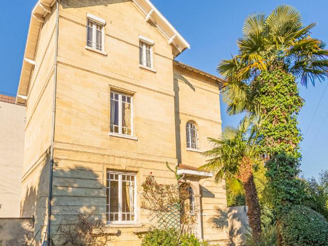 Maison 10 pièces 207 m²