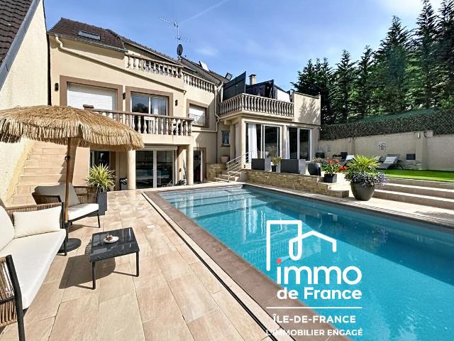 Maison 10 pièces 207 m²