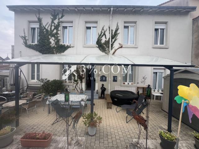 Maison 10 pièces 207 m²
