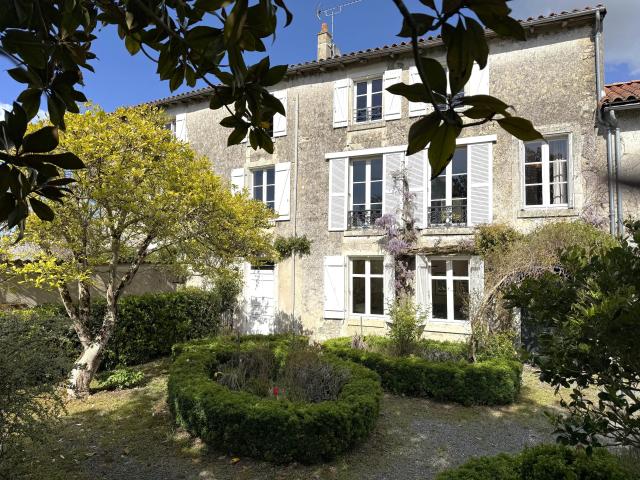 Maison 10 pièces 204 m²