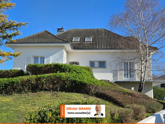 Maison 10 pièces 205 m²