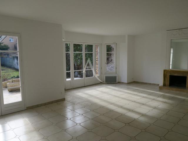 Maison 10 pièces 205 m²