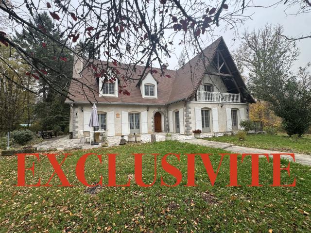 Maison 10 pièces 205 m²