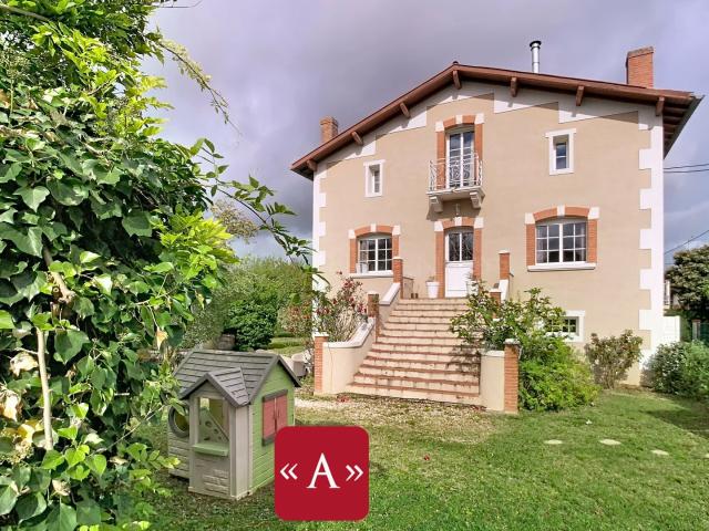 Maison 10 pièces 209 m²