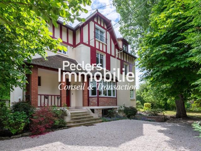 Maison 10 pièces 213 m²