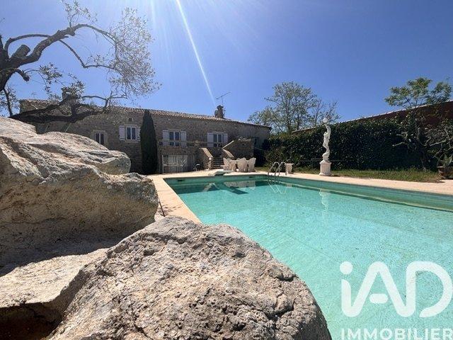 Maison 10 pièces 213 m²