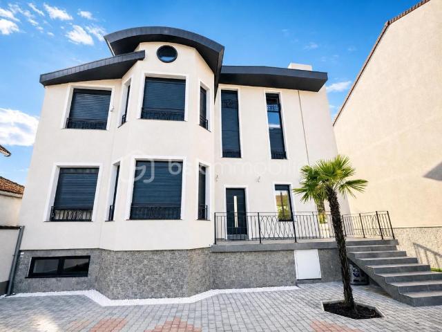 Maison 10 pièces 210 m²
