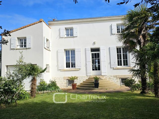 Maison 10 pièces 210 m²
