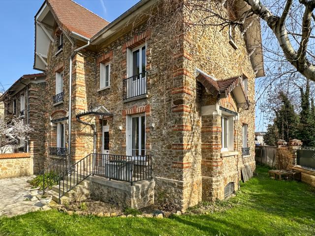 Maison 10 pièces 212 m²