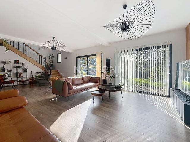 Maison 6 pièces 230 m²