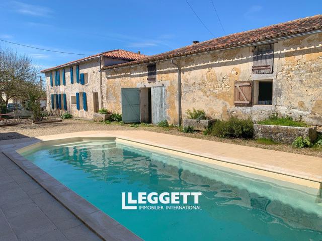 Maison 10 pièces 217 m²