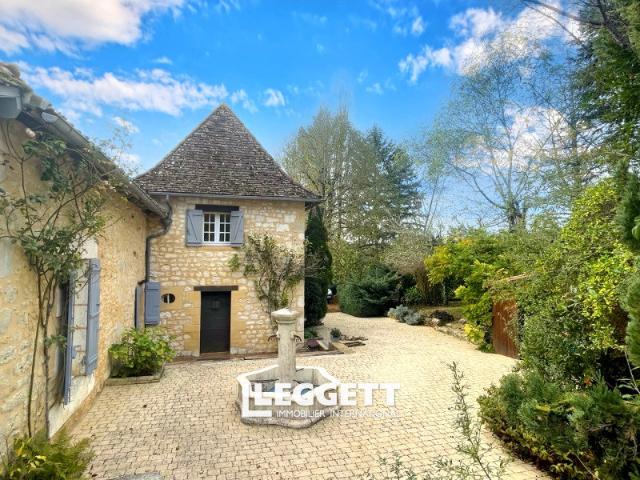 Maison 10 pièces 215 m²