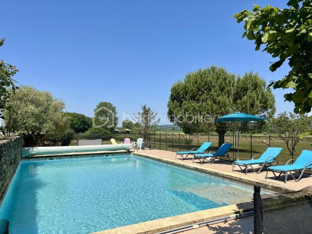 Maison 10 pièces 215 m²