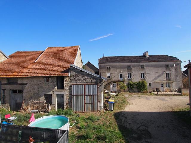 Maison 10 pièces 215 m²