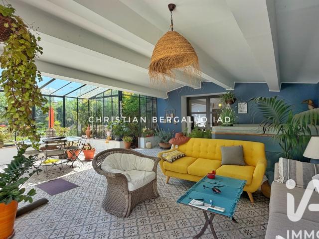 Maison 10 pièces 216 m²