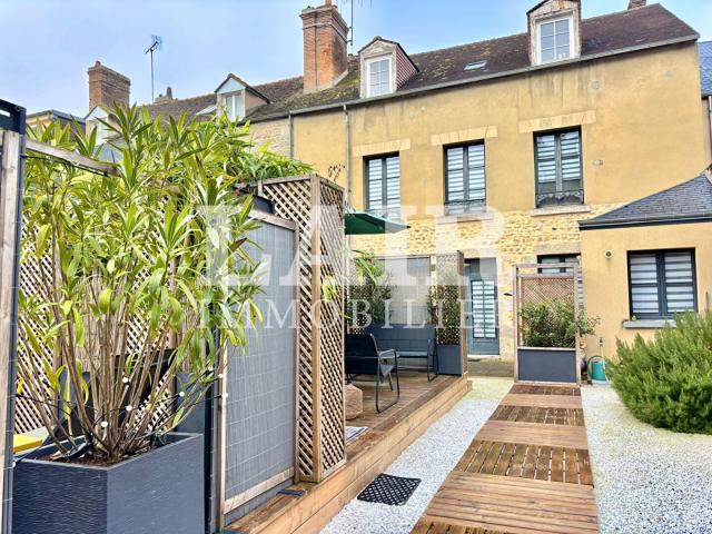 Maison 10 pièces 218 m²