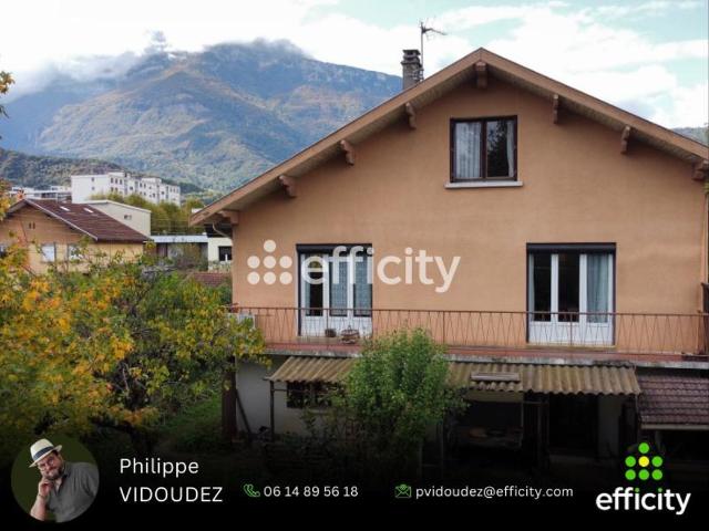 Maison 10 pièces 219 m²
