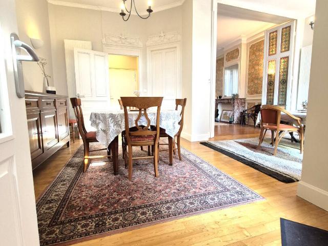 Maison 10 pièces 223 m²