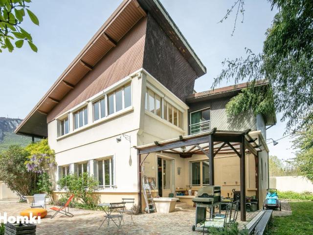 Maison 10 pièces 220 m²