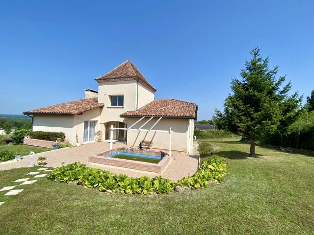 Maison 10 pièces 220 m²