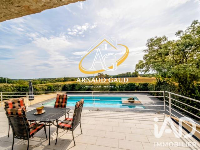 Maison 10 pièces 220 m²