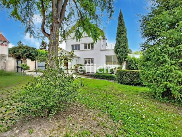 Maison 10 pièces 220 m²