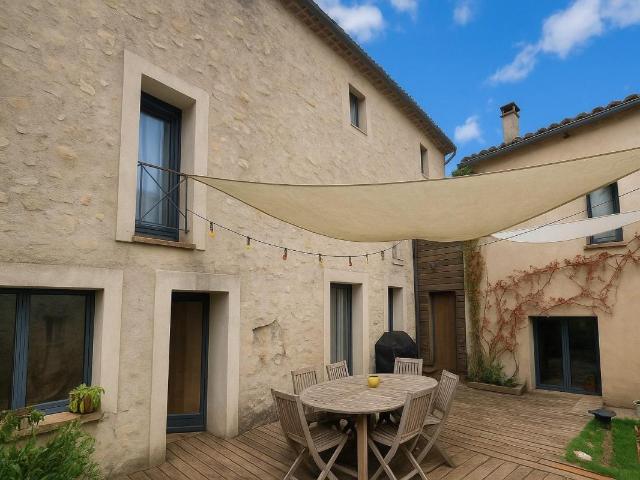 Maison 10 pièces 220 m²