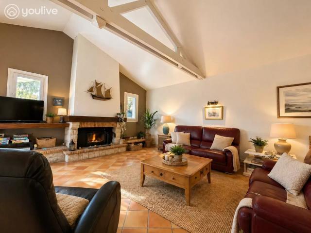 Maison 10 pièces 234 m²