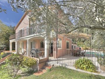 Maison 10 pièces 220 m²