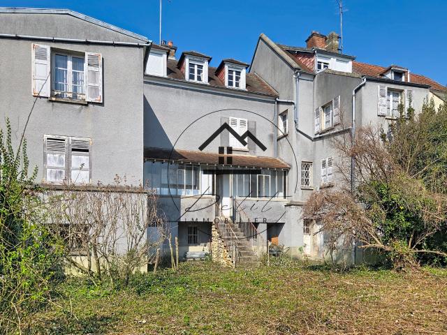 Maison 10 pièces 220 m²