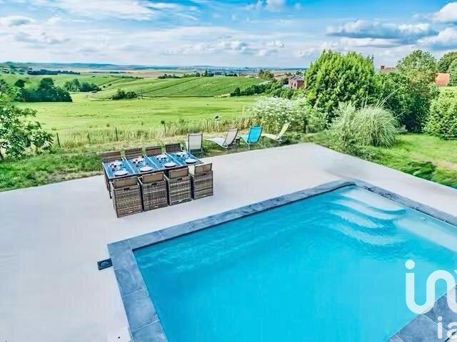 Maison 10 pièces 220 m²