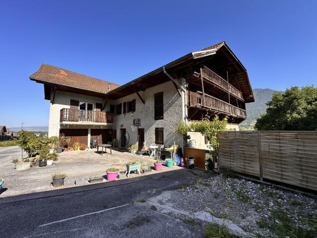 Maison 10 pièces 221 m²