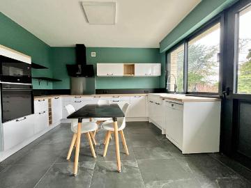 Maison 10 pièces 221 m²