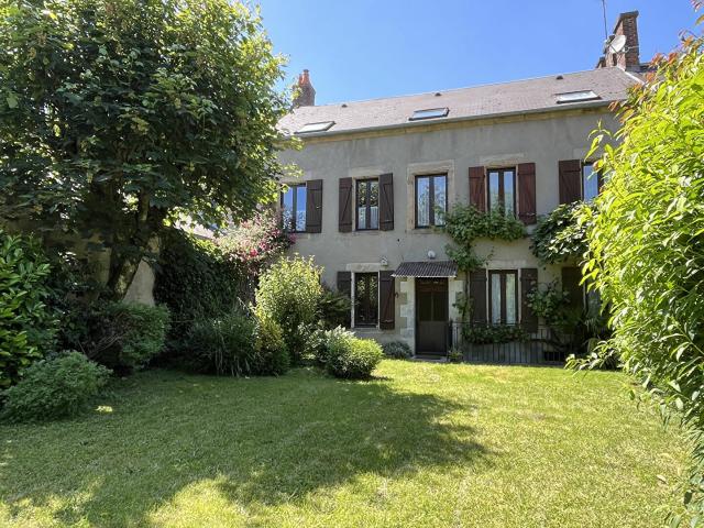 Maison 10 pièces 221 m²