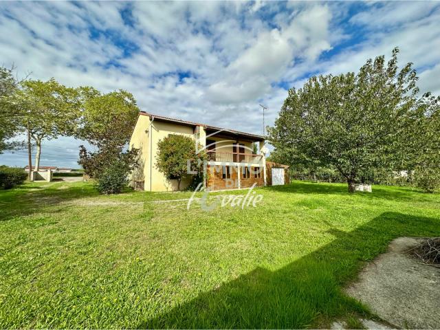 Maison 10 pièces 221 m²