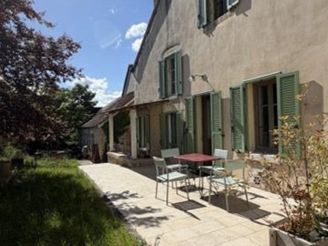 Maison 10 pièces 221 m²