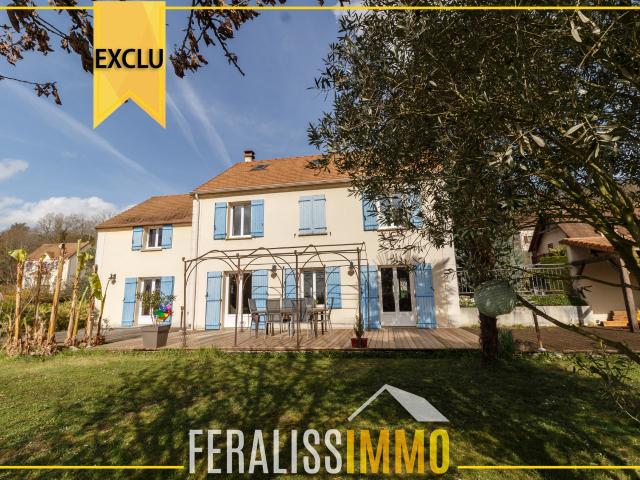 Maison 10 pièces 222 m²