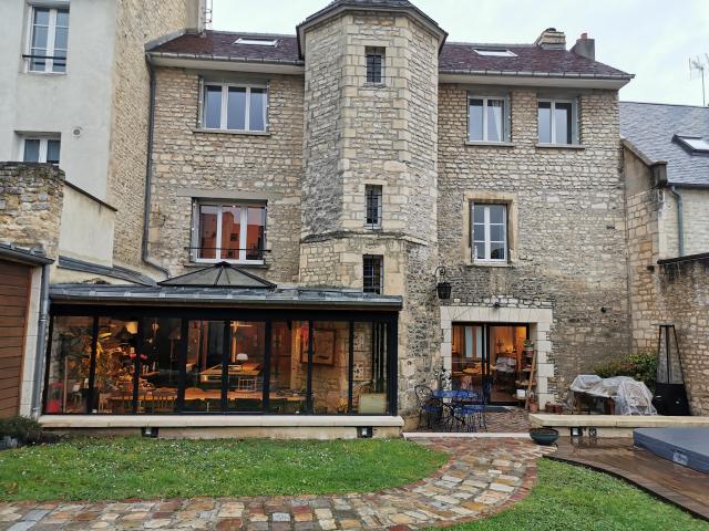 Maison 10 pièces 222 m²