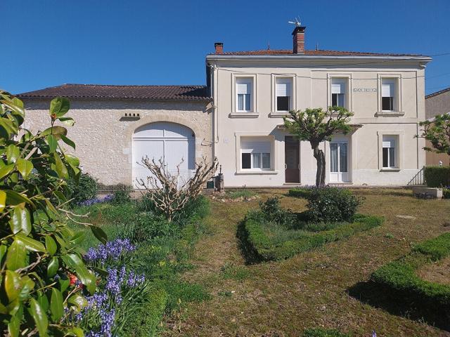 Maison 10 pièces 227 m²