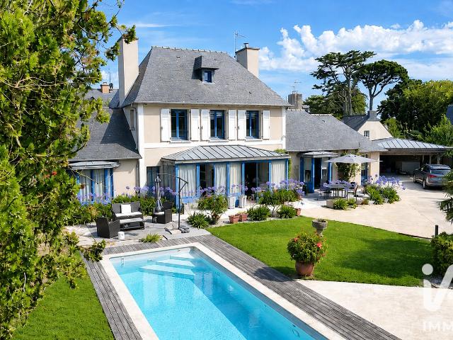 Maison 10 pièces 227 m²