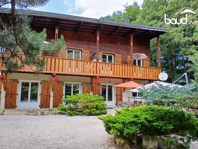 Maison 10 pièces 227 m²