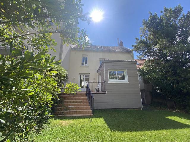 Maison 10 pièces 227 m²