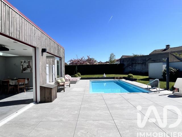 Maison 10 pièces 224 m²