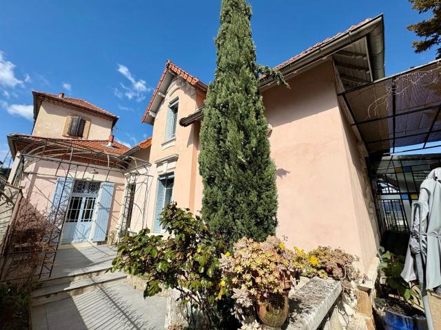 Maison 10 pièces 224 m²