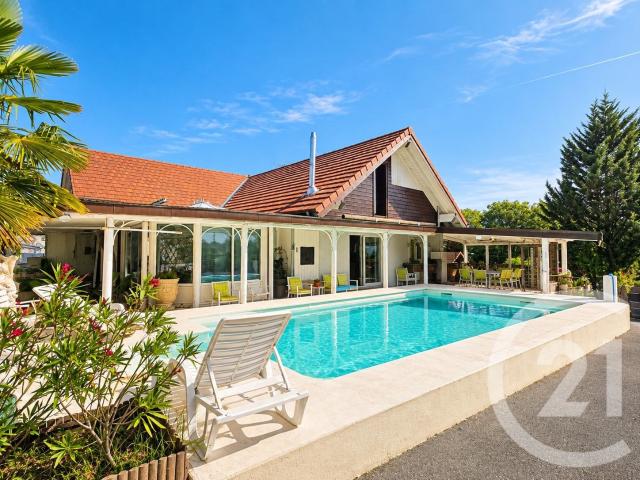 Maison 10 pièces 224 m²