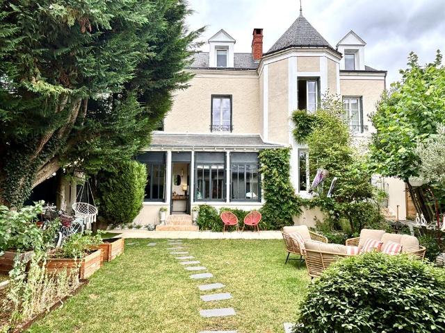 Maison 10 pièces 225 m²