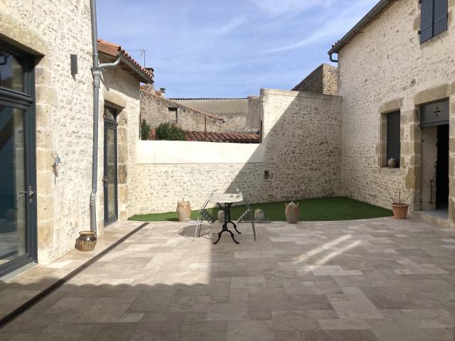 Maison 10 pièces 225 m²