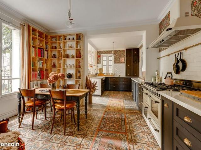 Maison 10 pièces 225 m²