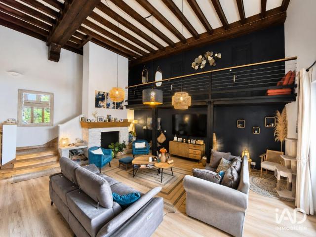 Maison 10 pièces 225 m²