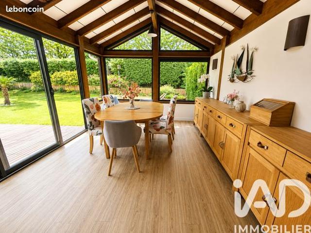 Maison 10 pièces 225 m²